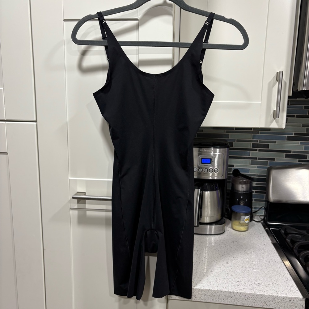 SPANX Thinstincts Open-Bust Mid-Thigh Bodysuit - Picture 9 of 9